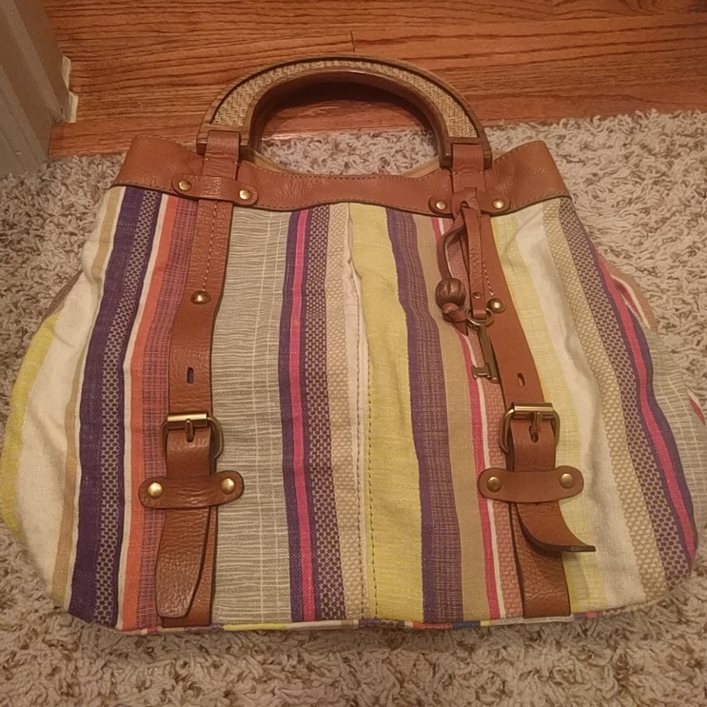 Handbag with wooden handles